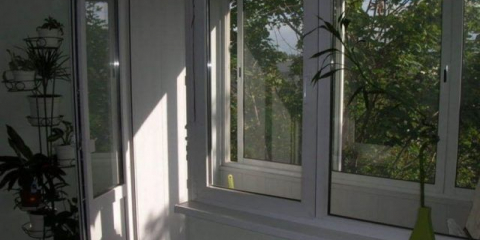 Jak izolovat balkonové plastové a dřevěné dveře na zimu vlastníma rukama